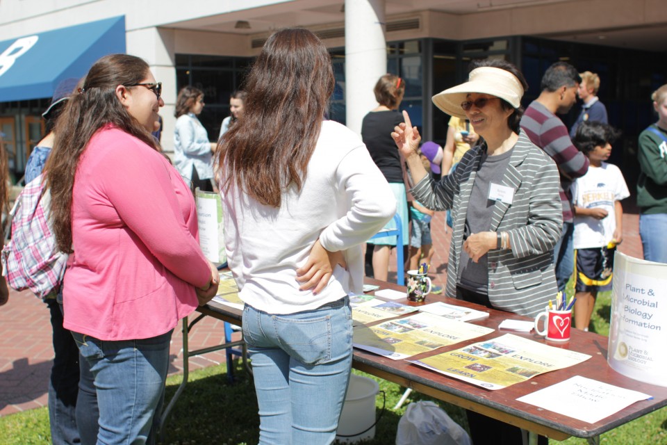 Renee Sung at the PMB Info Table (Photo by Queena Xu)